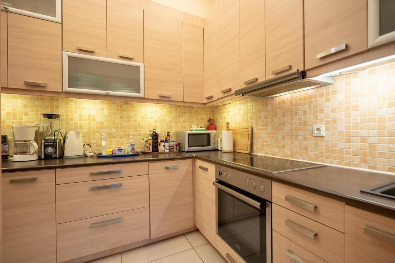 Acropolis Metro St.3 Bedrοοms 6 Persons Maisonette เอเธนส์ ภายนอก รูปภาพ