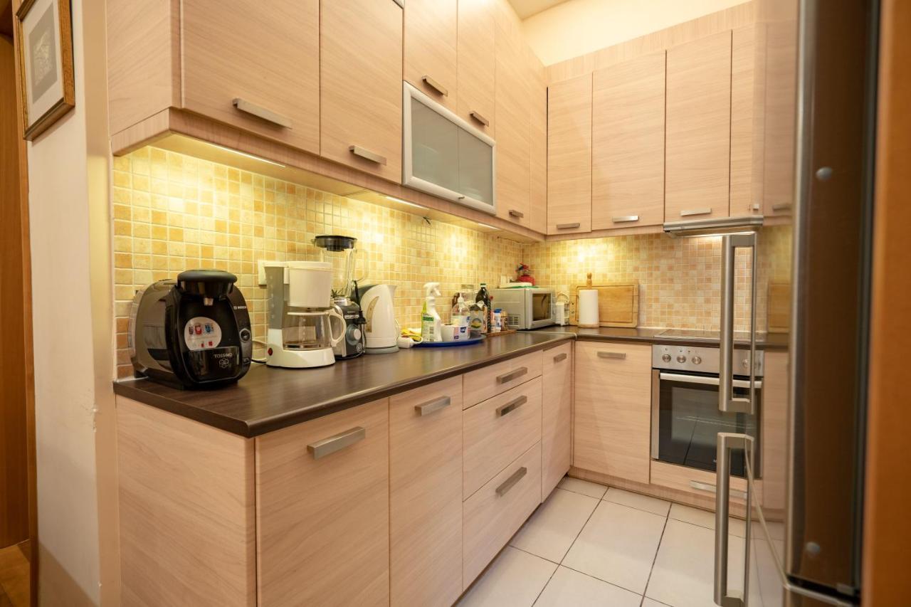 Acropolis Metro St.3 Bedrοοms 6 Persons Maisonette เอเธนส์ ภายนอก รูปภาพ